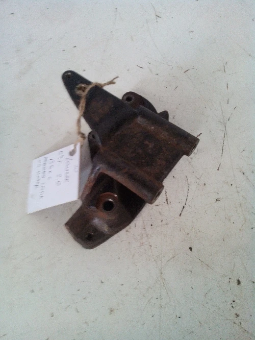 Лапа мотор за Мицубиши Лансер 2.0