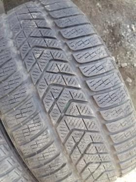 Гуми Зимни 245/40R18, снимка 2