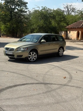������ Volvo V50