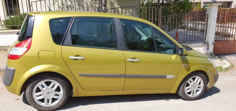 Renault Scenic, снимка 14 - Автомобили и джипове - 47301202