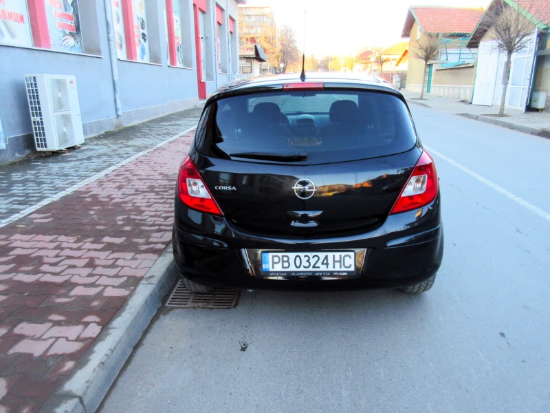 Opel Corsa 1.2i LPG, снимка 3 - Автомобили и джипове - 48603709