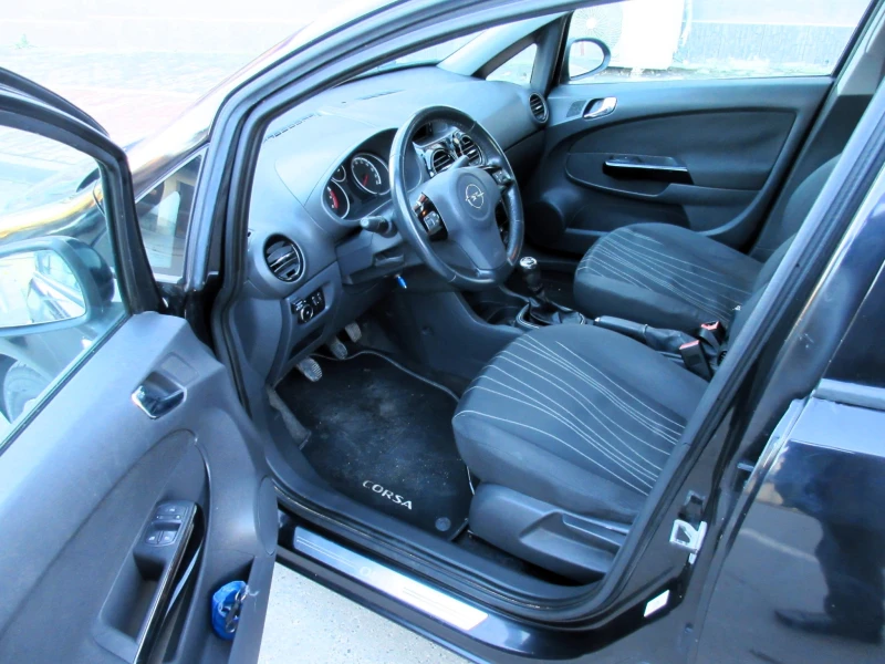 Opel Corsa 1.2i LPG, снимка 9 - Автомобили и джипове - 48603709