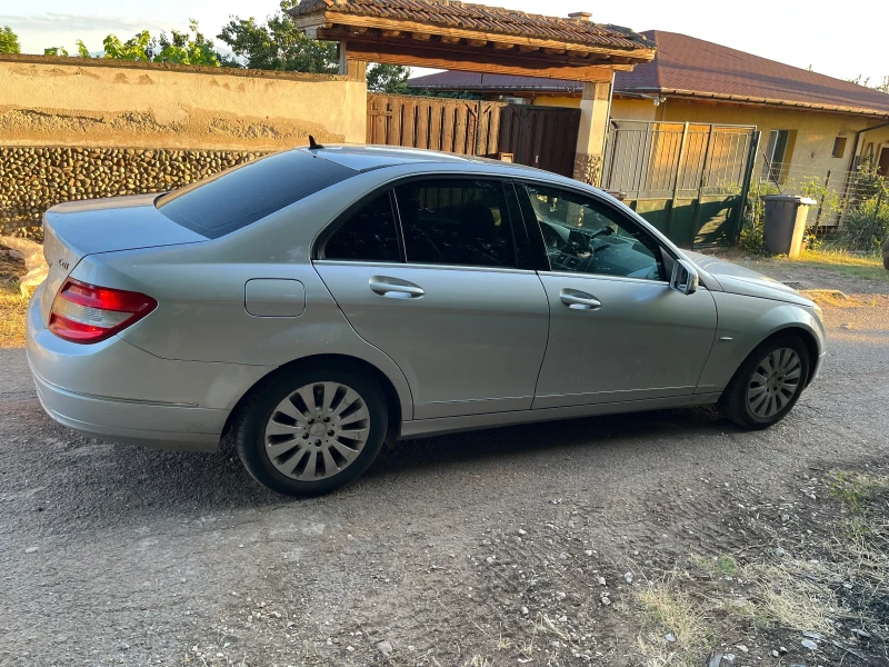 Mercedes-Benz C 220, снимка 5 - Автомобили и джипове - 52725525