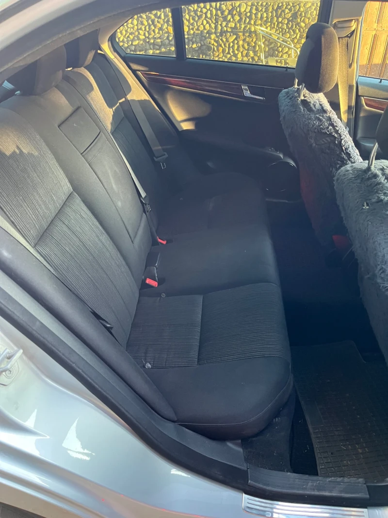 Mercedes-Benz C 220, снимка 9 - Автомобили и джипове - 52725525