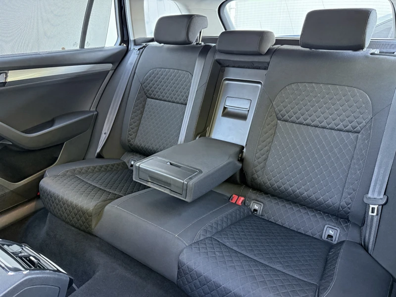 Skoda Superb 2.0 TDI DSG Facelift Full LED, снимка 10 - Автомобили и джипове - 51571323