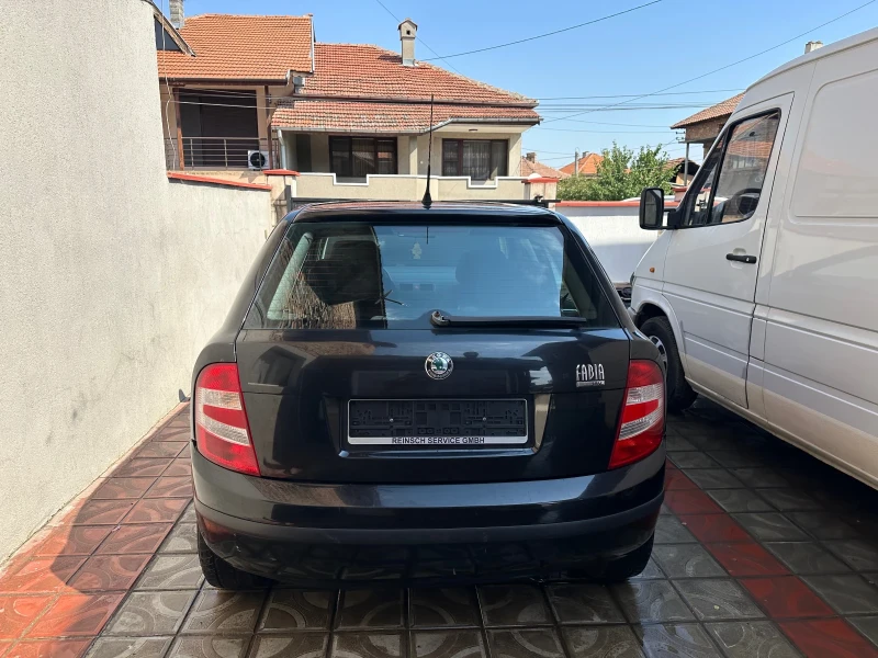Skoda Fabia 1.4i, снимка 4 - Автомобили и джипове - 52721873