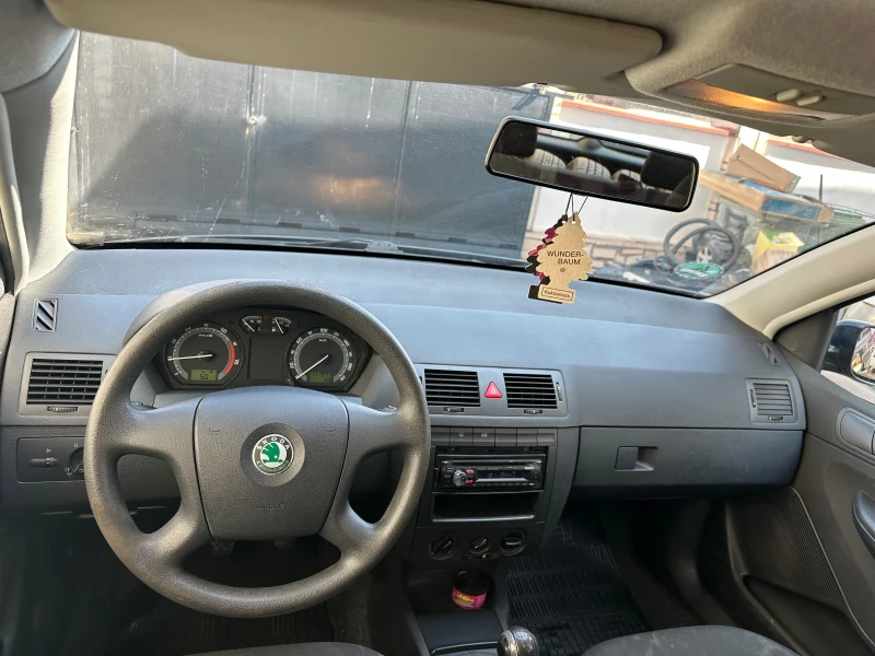 Skoda Fabia 1.4i, снимка 7 - Автомобили и джипове - 52721873