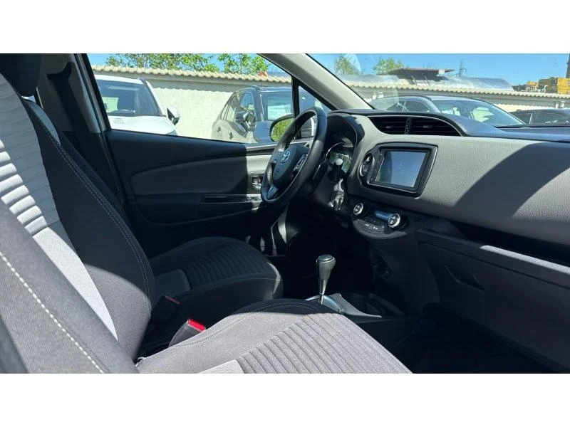 Toyota Yaris chic - изображение 6