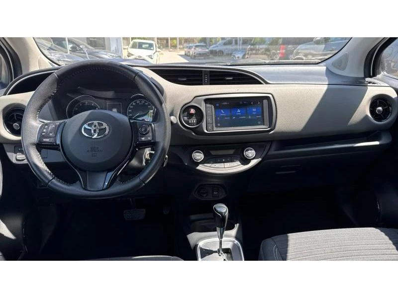 Toyota Yaris chic - изображение 8
