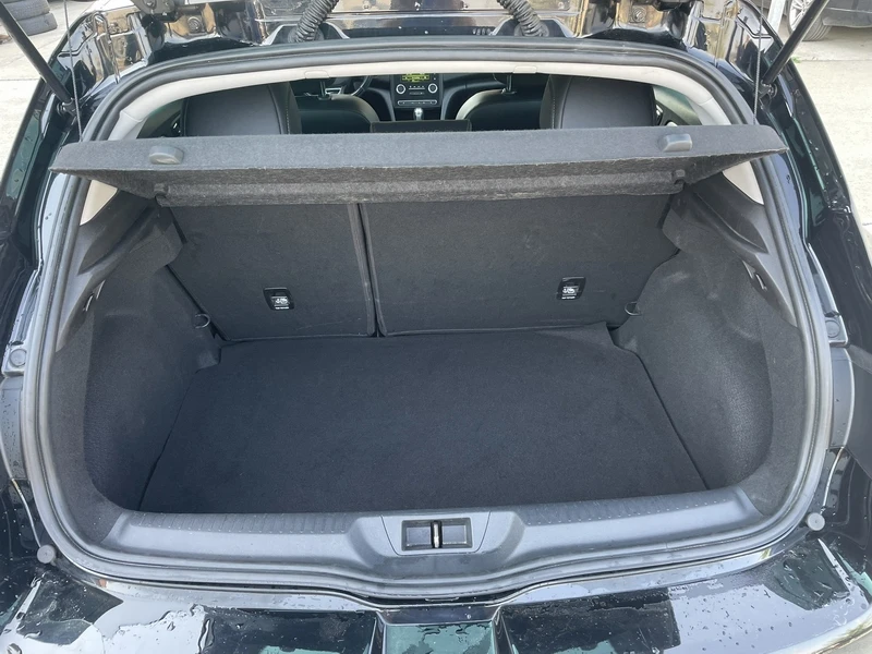 Renault Megane 1.6 I   ШВЕЙЦАРИЯ, снимка 12 - Автомобили и джипове - 52114861