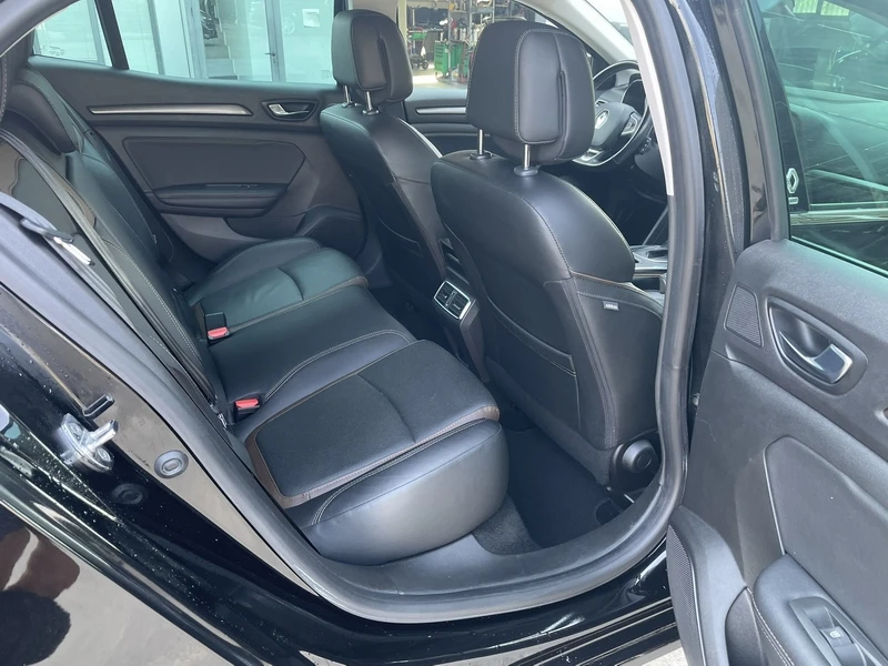 Renault Megane 1.6 I   ШВЕЙЦАРИЯ, снимка 11 - Автомобили и джипове - 52114861