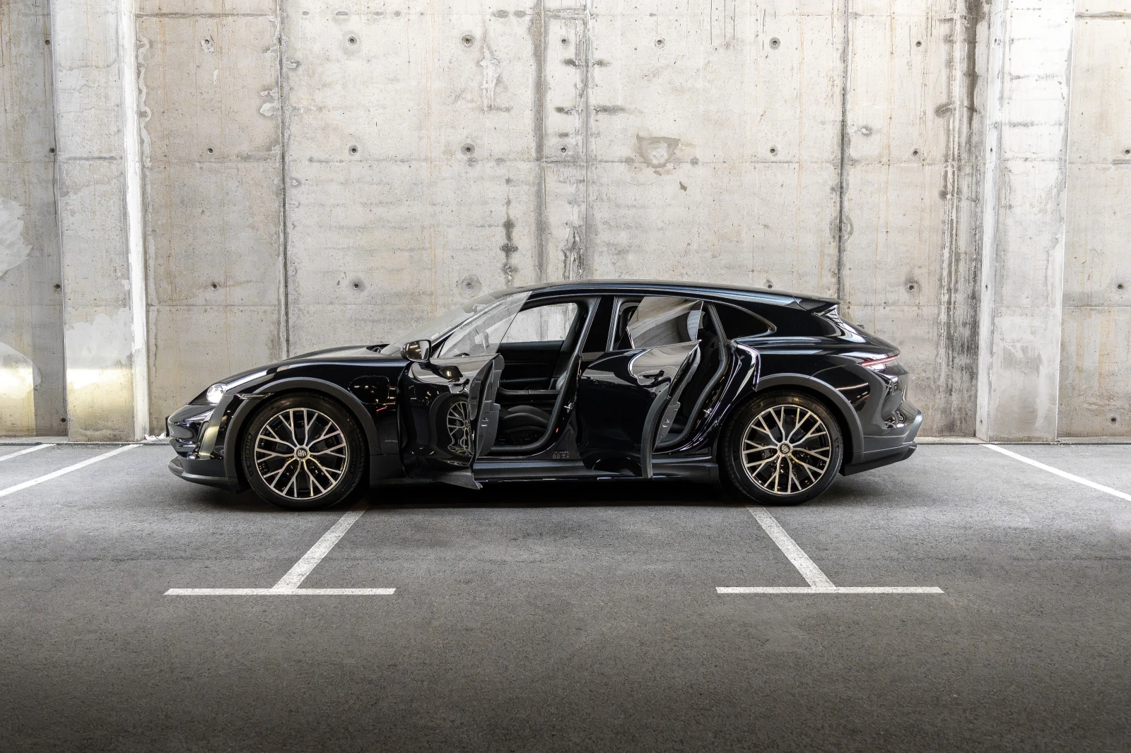 Porsche Taycan 4 Cross Turismo  | Mobile.bg   5