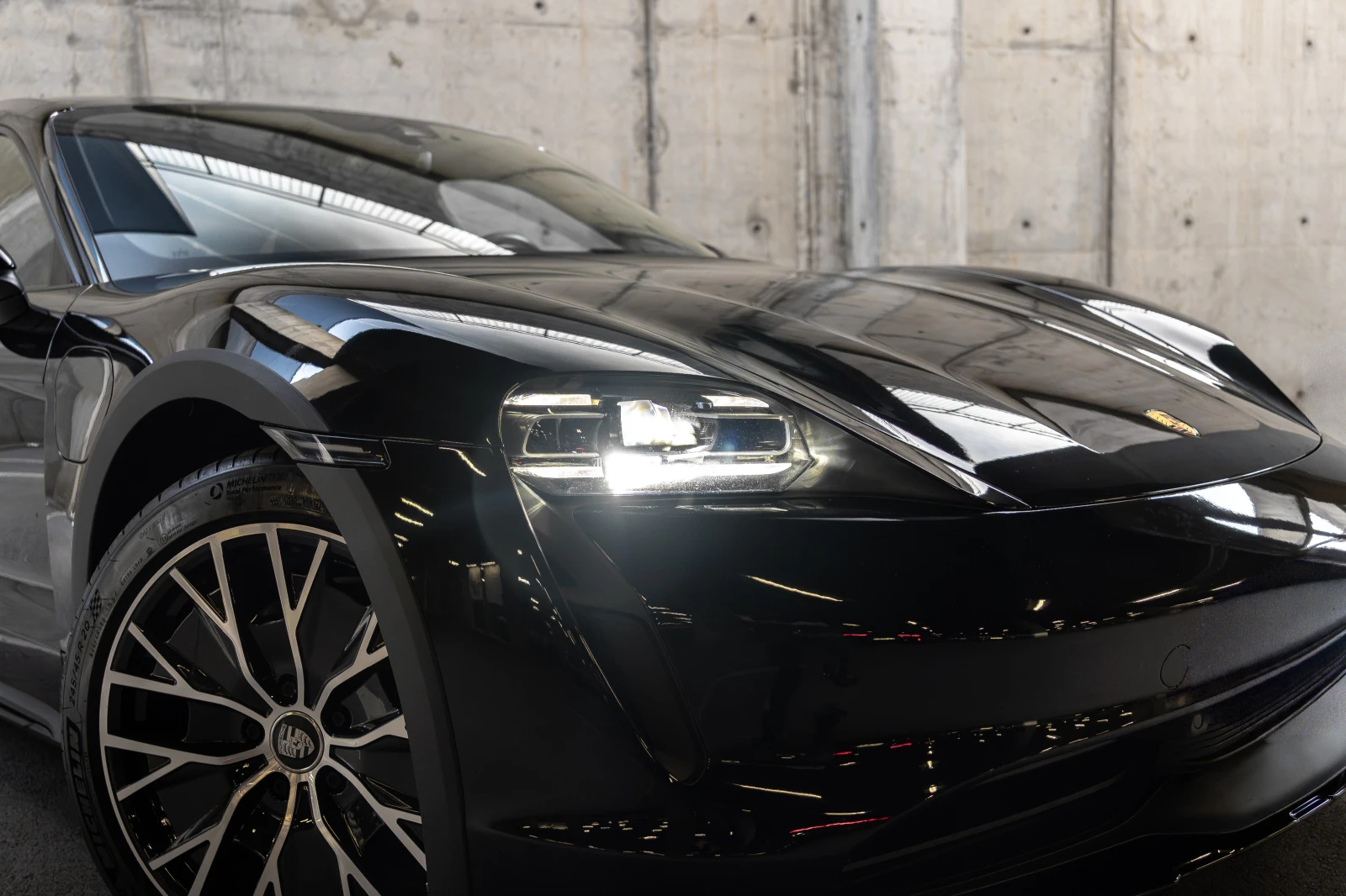 Porsche Taycan 4 Cross Turismo  | Mobile.bg   2