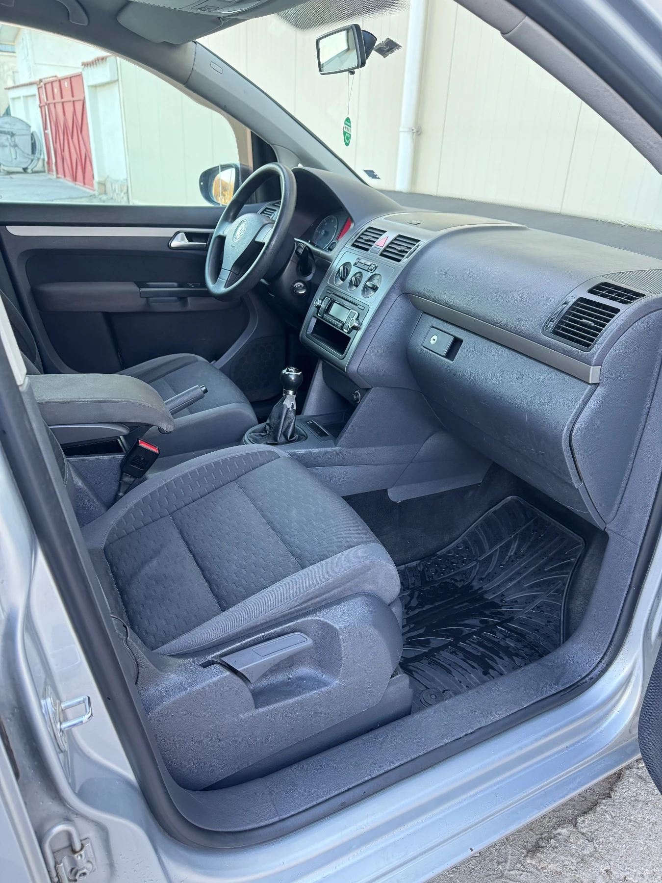 VW Touran, снимка 8 - Автомобили и джипове - 53746824