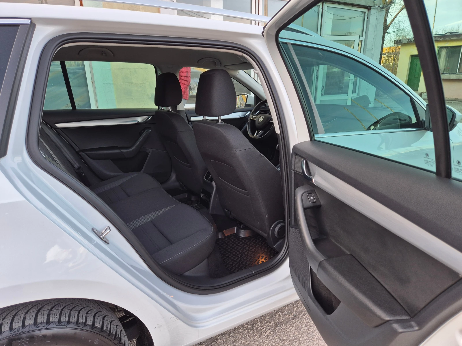 Skoda Octavia 2.0 TDI AVTOMAT TOП!!!, снимка 12 - Автомобили и джипове - 53772868