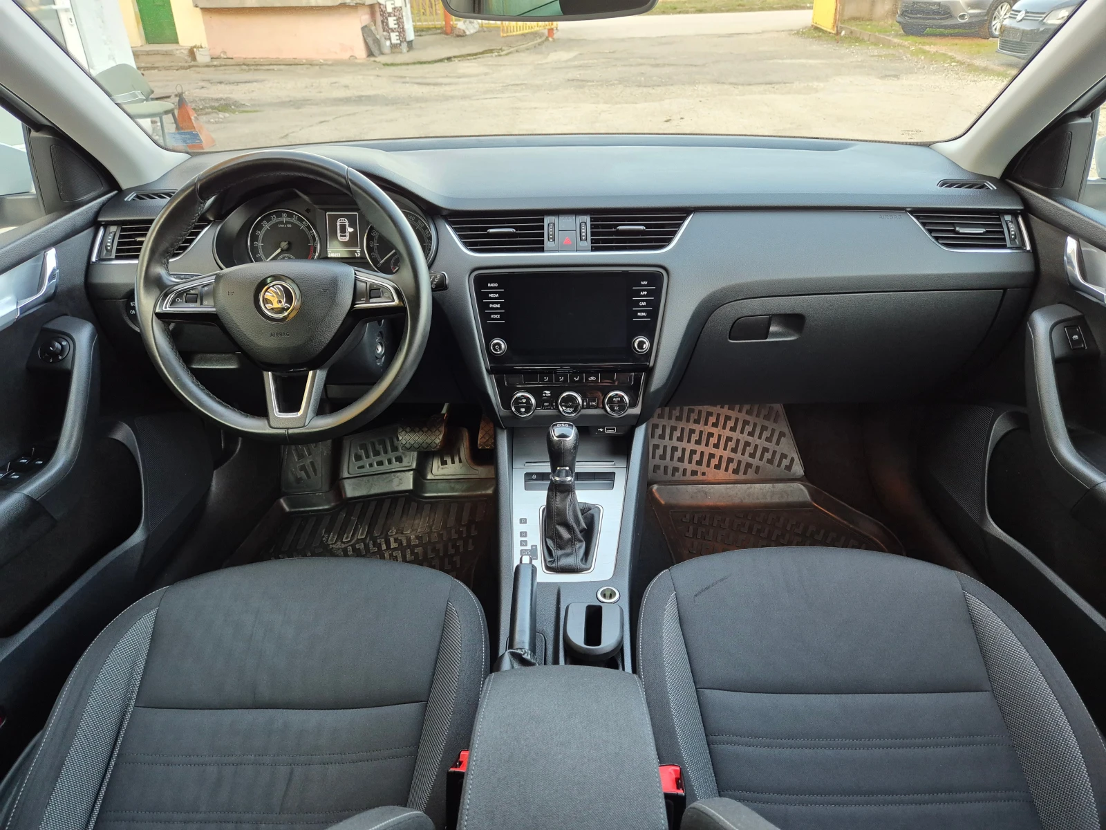 Skoda Octavia 2.0 TDI AVTOMAT TOП!!!, снимка 13 - Автомобили и джипове - 53772868