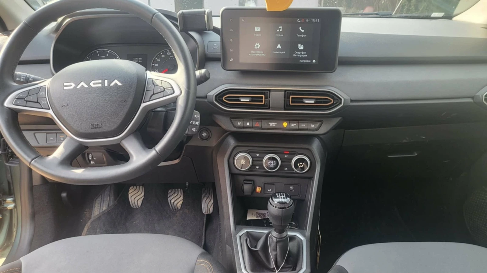 Dacia Sandero, снимка 6 - Автомобили и джипове - 53801036