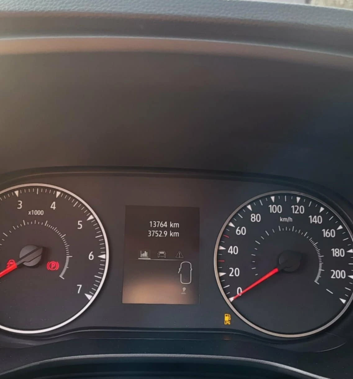 Dacia Sandero, снимка 4 - Автомобили и джипове - 53801036