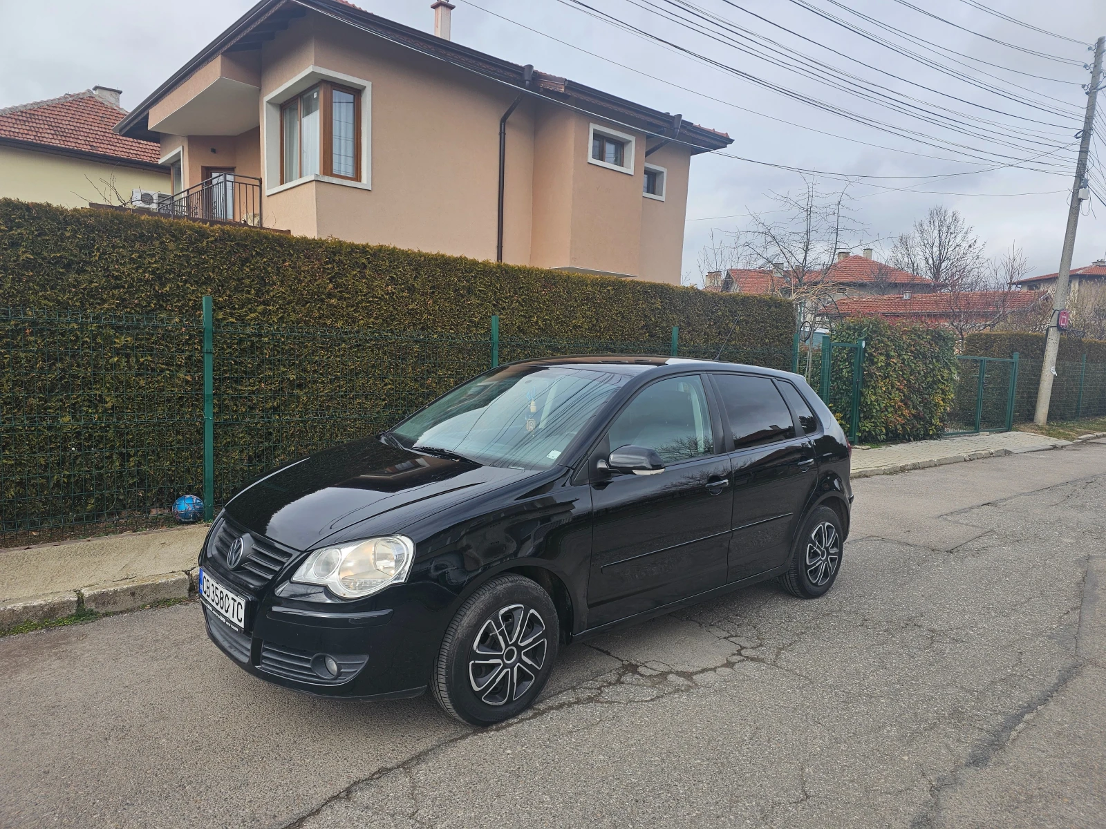 VW Polo Гаражно-Климатр, снимка 2 - Автомобили и джипове - 53941822