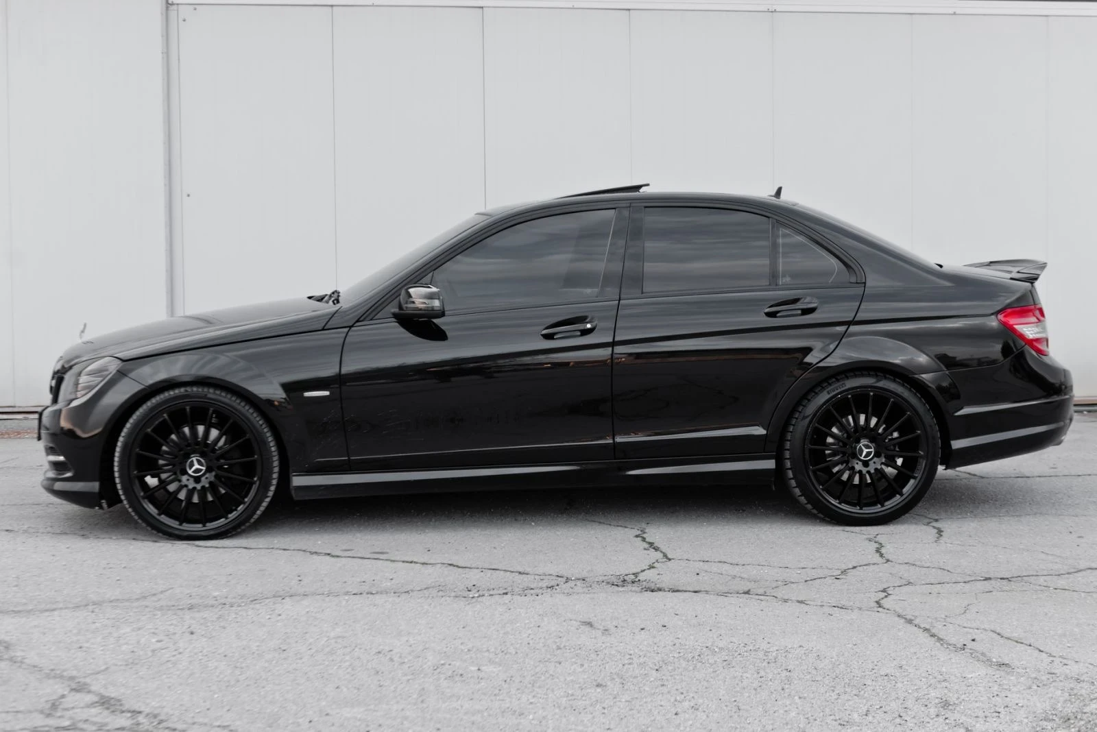 Mercedes-Benz C 350 Black Edition, снимка 4 - Автомобили и джипове - 53978421
