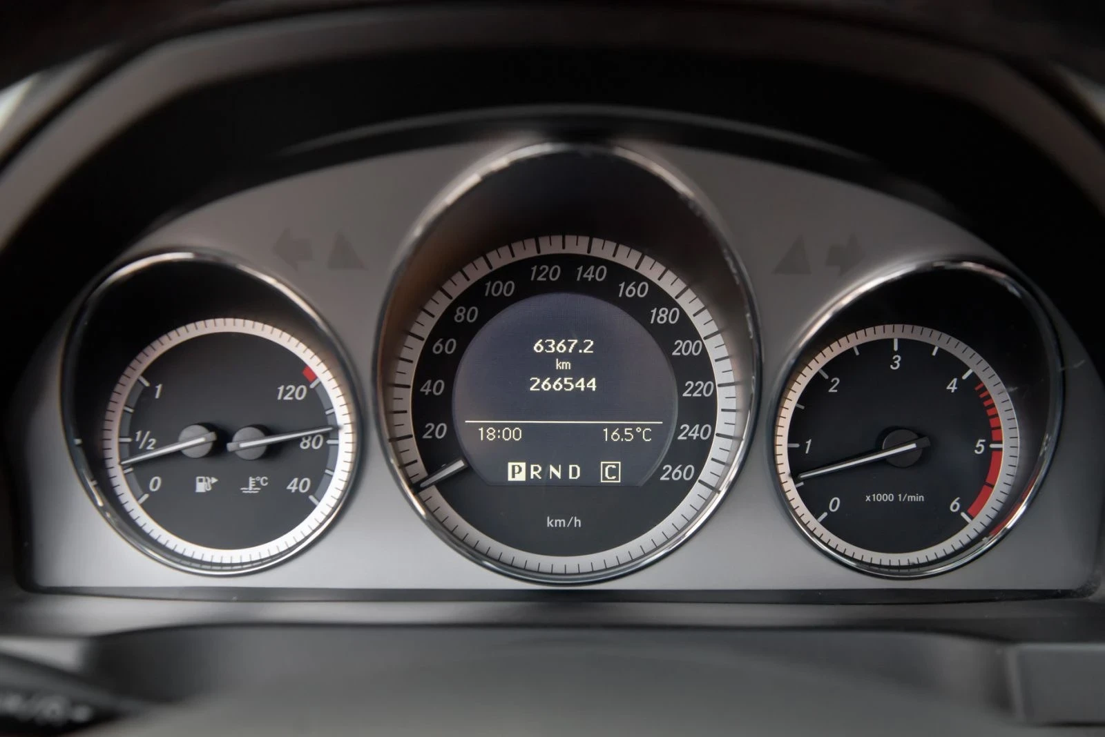 Mercedes-Benz C 350 Black Edition, снимка 14 - Автомобили и джипове - 53978421