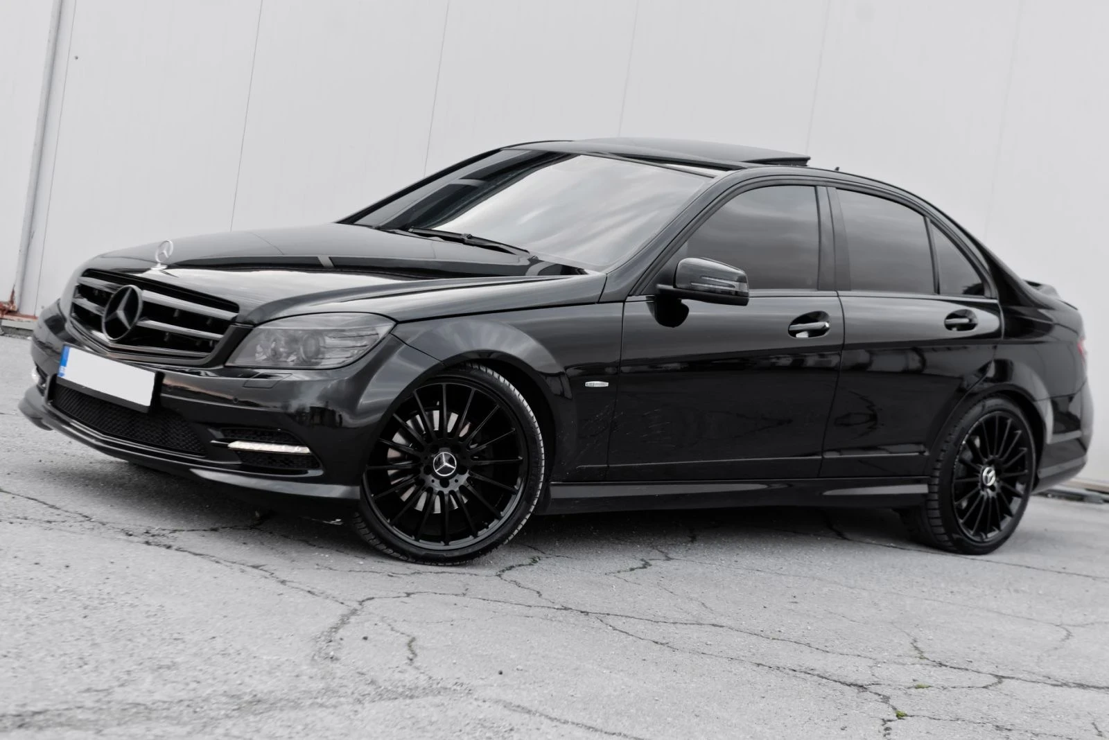 Mercedes-Benz C 350 Black Edition, снимка 6 - Автомобили и джипове - 53978421