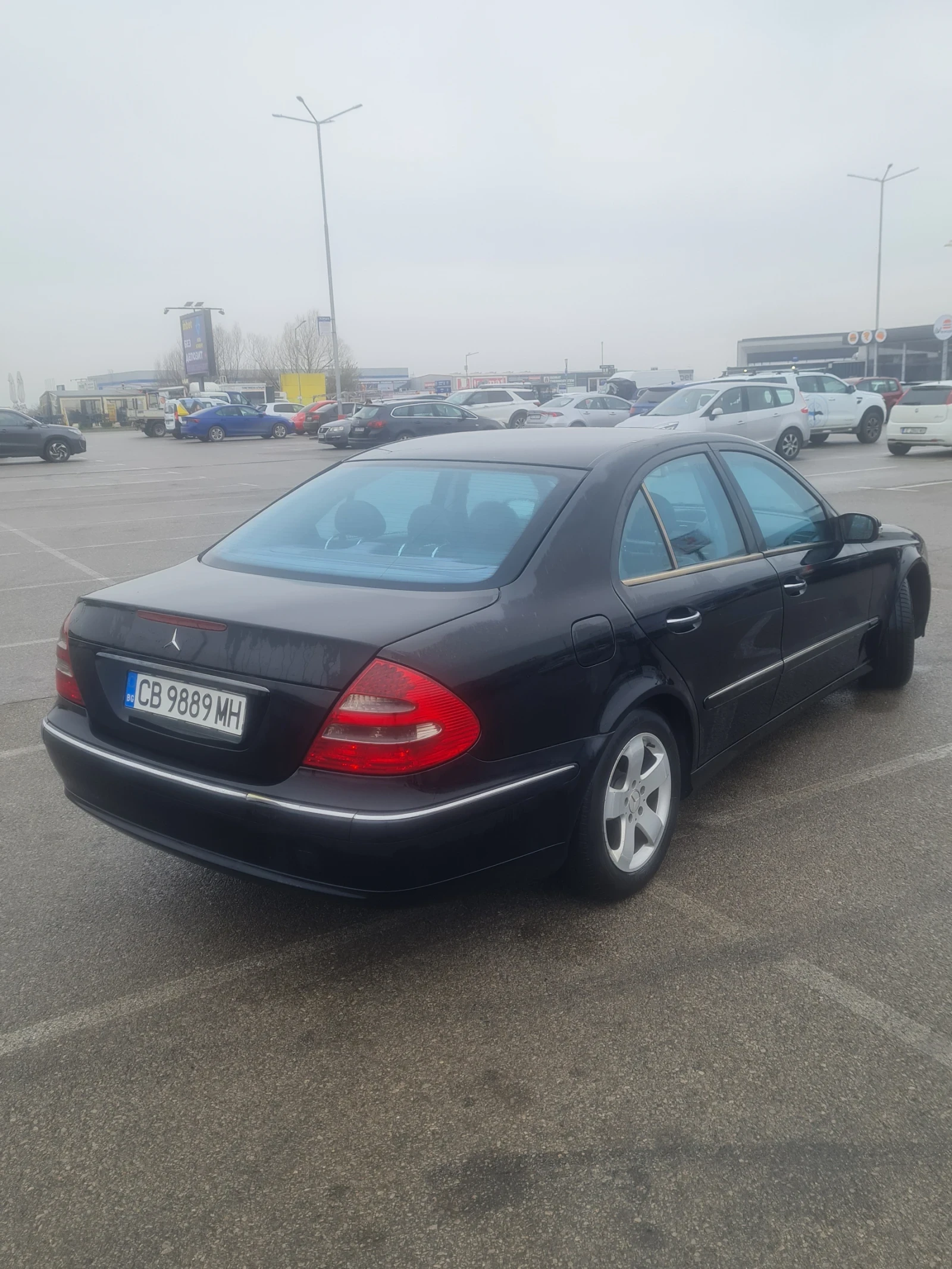 Mercedes-Benz E 270 2.7 ръчка, снимка 4 - Автомобили и джипове - 54055628