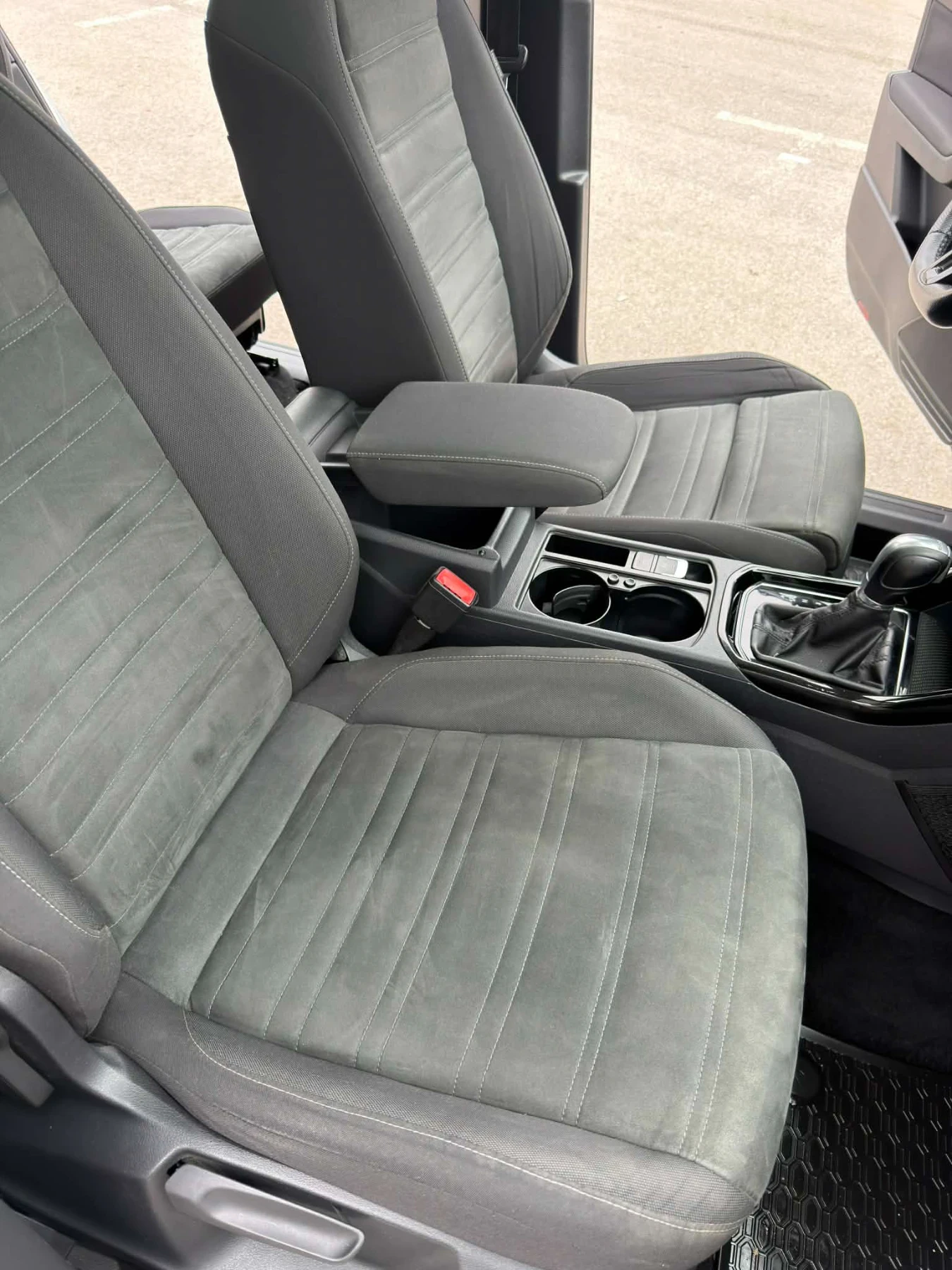 VW Touran, снимка 4 - Автомобили и джипове - 54061348