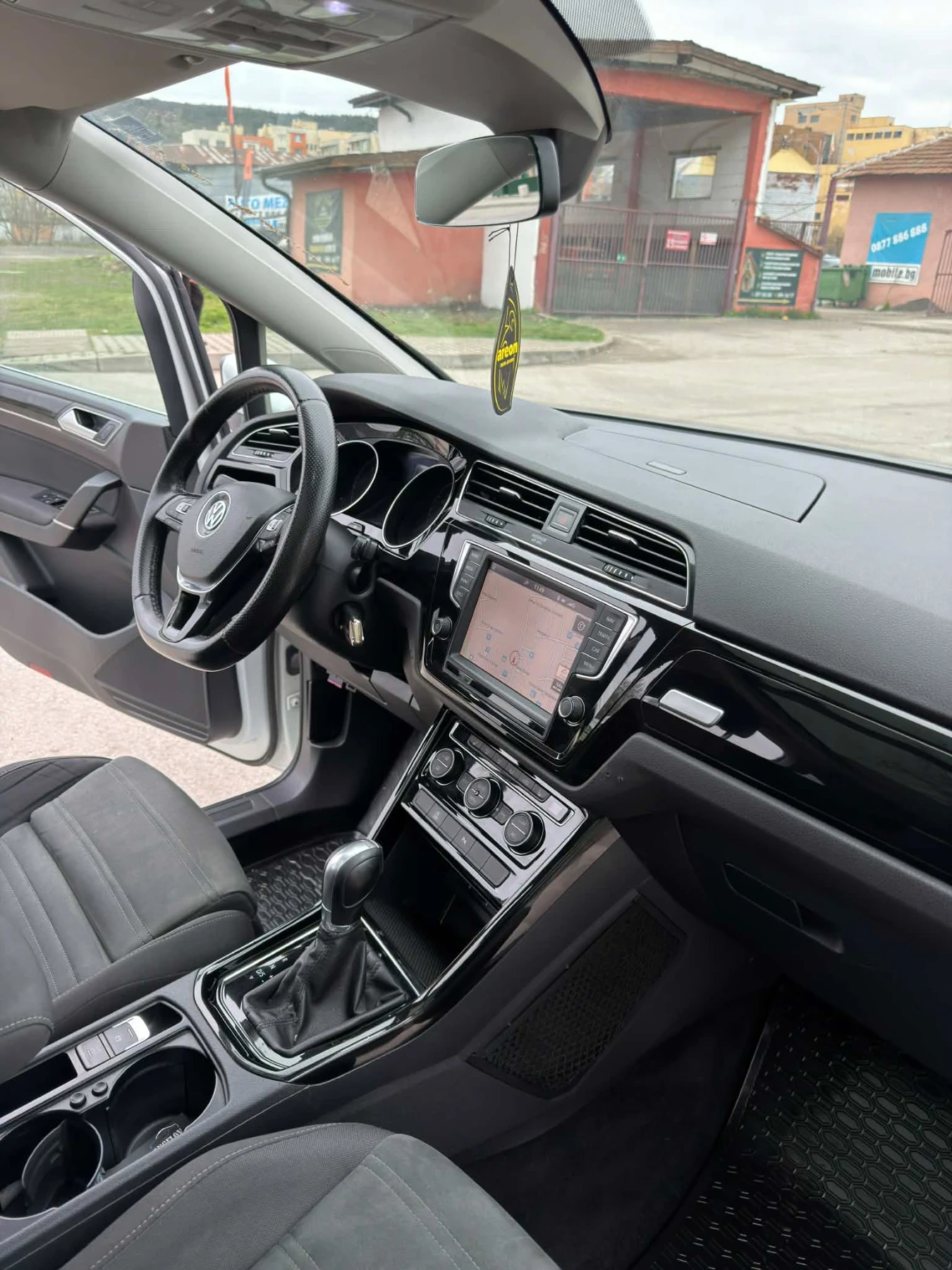 VW Touran, снимка 2 - Автомобили и джипове - 54061348
