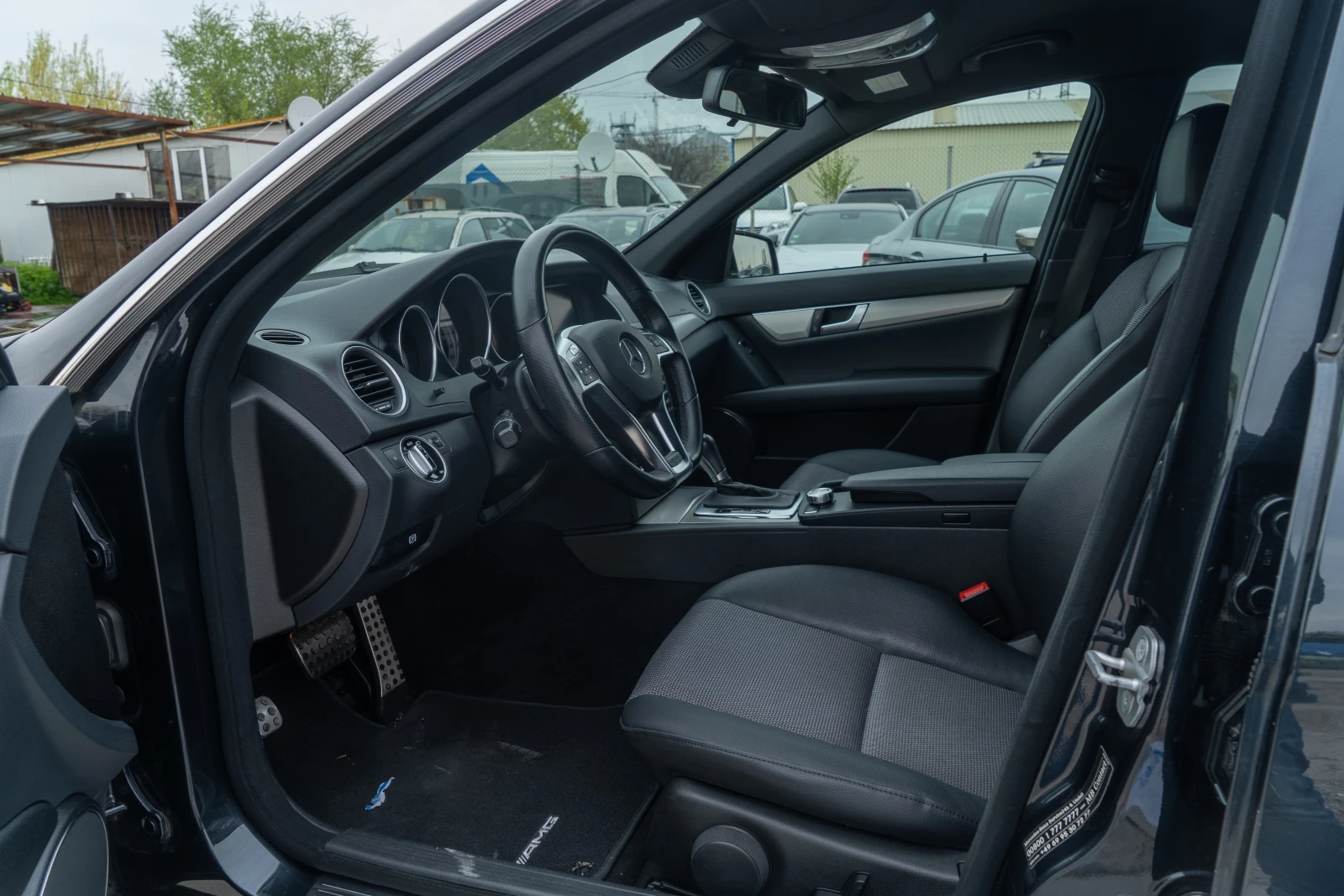 Mercedes-Benz C 220 CDI = 2011 = 7G = FACELIFT = TOP = ЛИЗИНГ, снимка 9 - Автомобили и джипове - 54209061