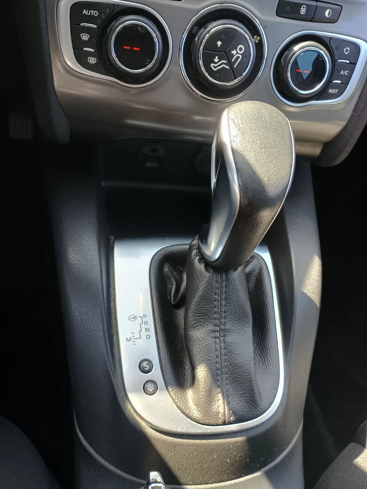 Citroen C4 АВТОМАТ, снимка 13 - Автомобили и джипове - 54225548