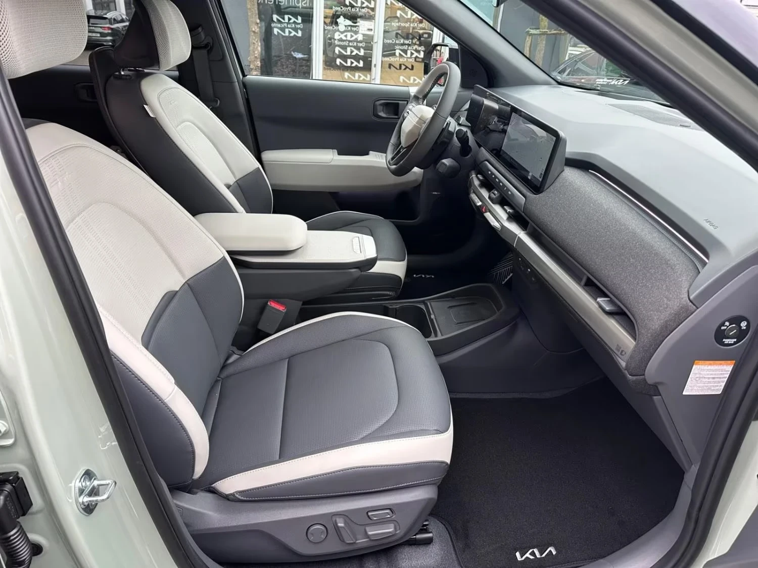 Kia EV3 GT-Line 81.4kWh All Options 734km Warranty! , снимка 7 - Автомобили и джипове - 55018863