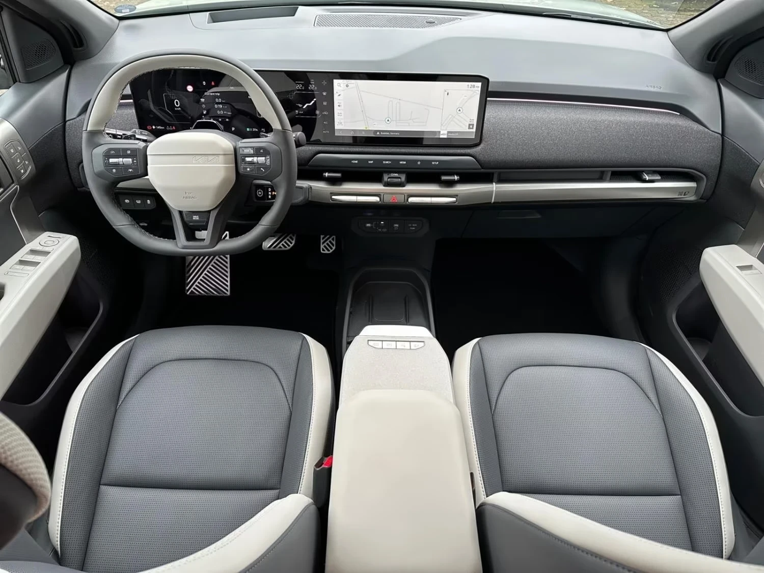 Kia EV3 GT-Line 81.4kWh All Options 734km Warranty! , снимка 8 - Автомобили и джипове - 55018863