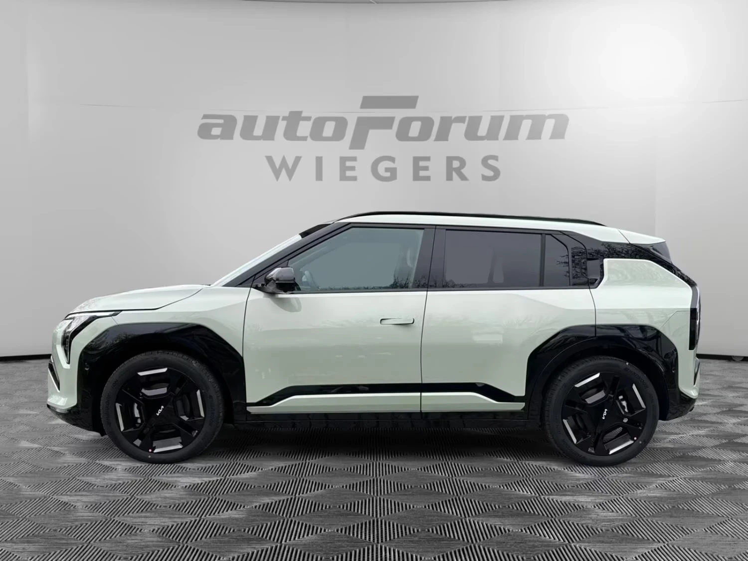 Kia EV3 GT-Line 81.4kWh All Options 734km Warranty! , снимка 3 - Автомобили и джипове - 55018863