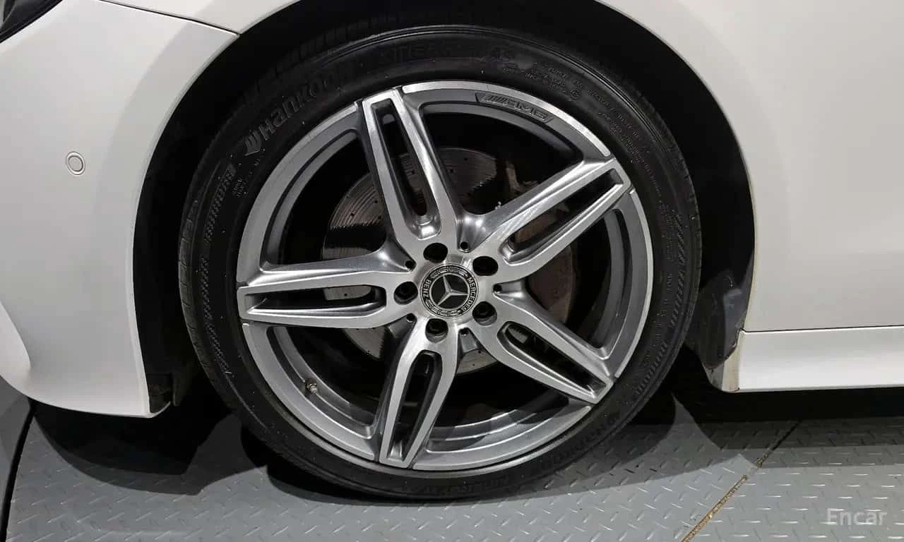 Mercedes-Benz E 220 * E220d Coupe * CARFAX * ЦЕНА ДО БГ, снимка 5 - Автомобили и джипове - 55531430