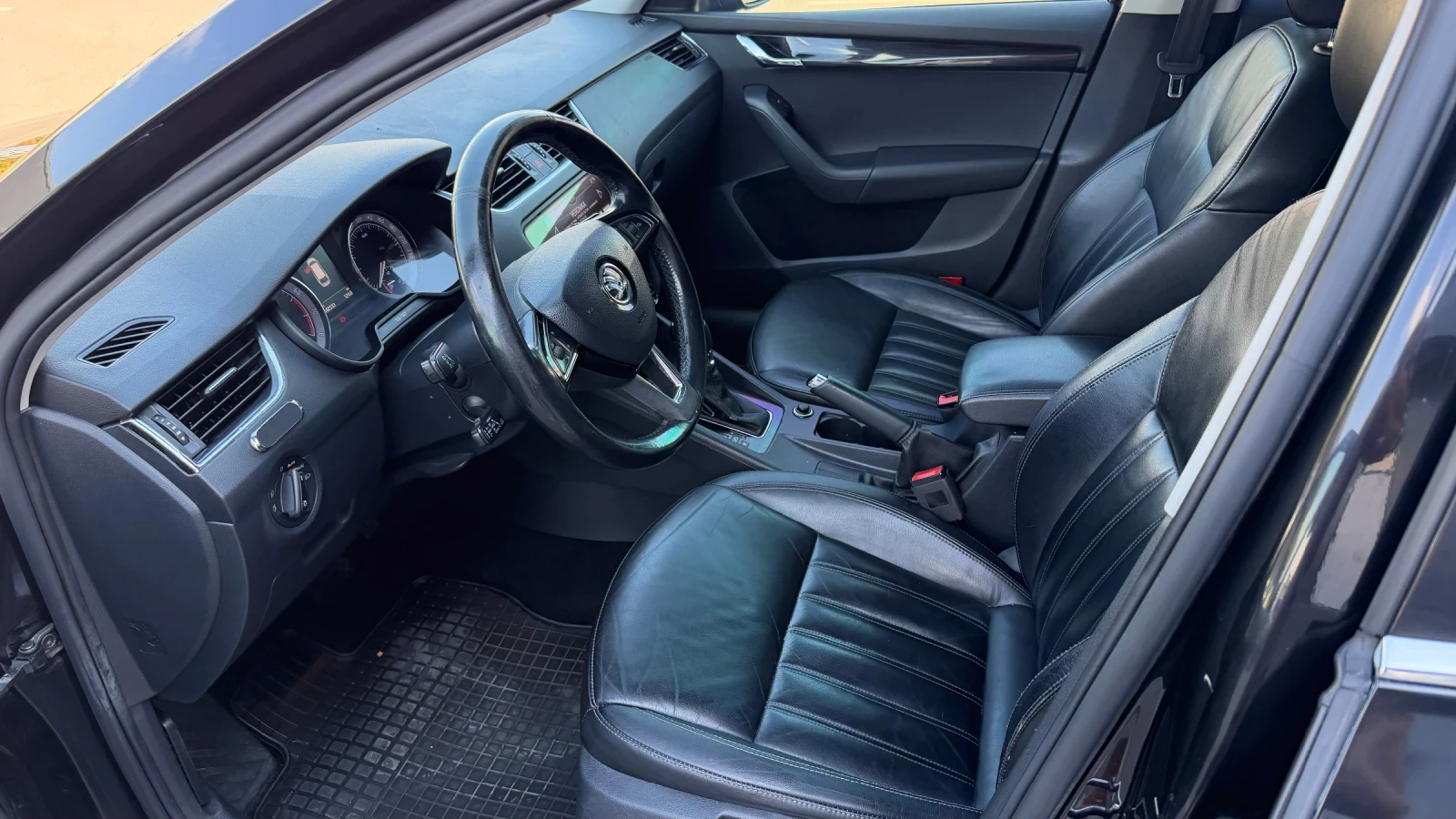 Skoda Octavia Фабричен Метан, снимка 5 - Автомобили и джипове - 56153193