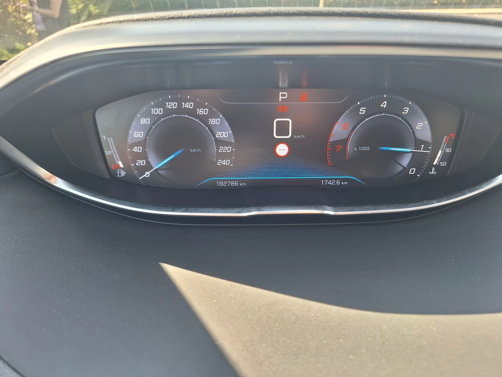 Peugeot 3008 Pure tech, снимка 12 - Автомобили и джипове - 56462862