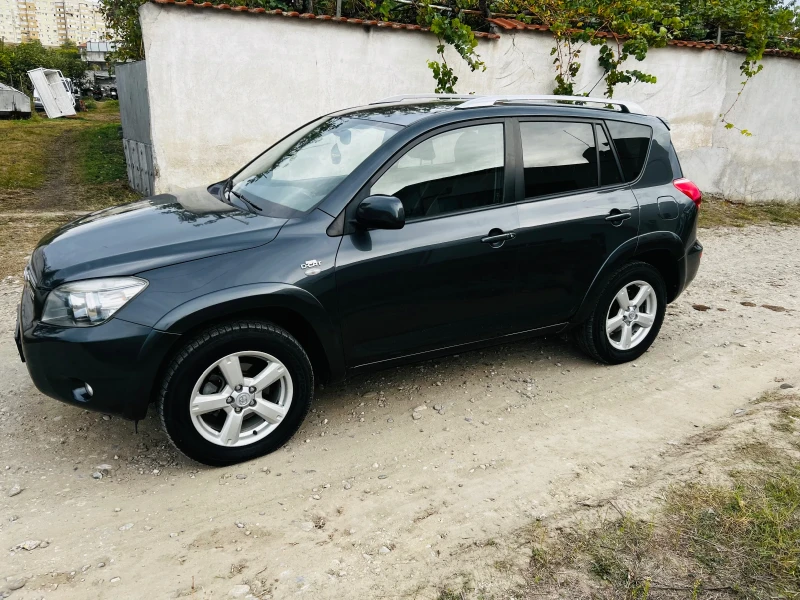 Toyota Rav4, снимка 16 - Автомобили и джипове - 48476497