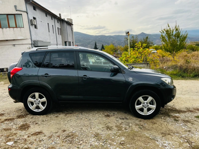 Toyota Rav4, снимка 14 - Автомобили и джипове - 48476497