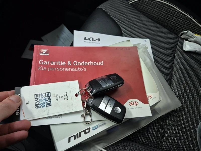 Kia Niro 65 kWh DynamicLine, снимка 11 - Автомобили и джипове - 52723542