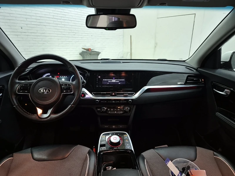 Kia Niro 65 kWh DynamicLine, снимка 7 - Автомобили и джипове - 52723542