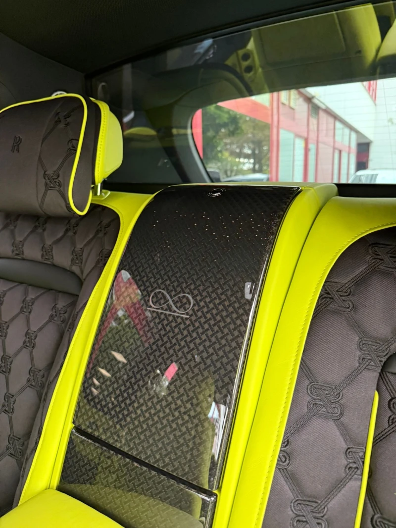 Rolls-Royce Cullinan Black Badge , снимка 14 - Автомобили и джипове - 53113508