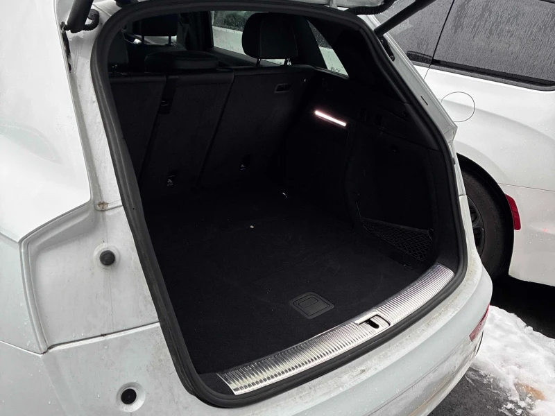 Audi SQ5 Technik * * CARFAX * * АВТО КРЕДИТ * * , снимка 7 - Автомобили и джипове - 53114318