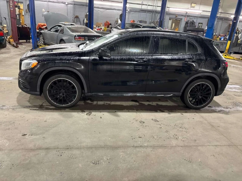 Mercedes-Benz GLA 250 /CARFAX/CAMERA/NAVI/ПОДГРЕВИ, снимка 2 - Автомобили и джипове - 53580695