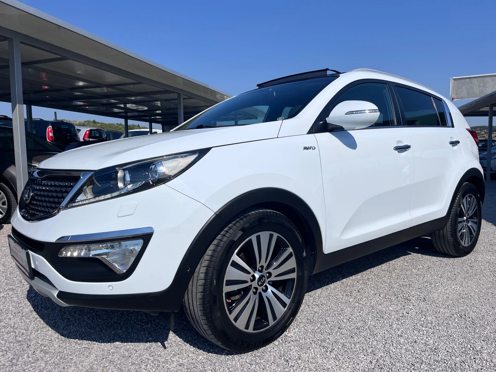 Kia Sportage 2.0CRDi  REBEL / Automat / 4x4 / Panorama / Navi - изображение 3