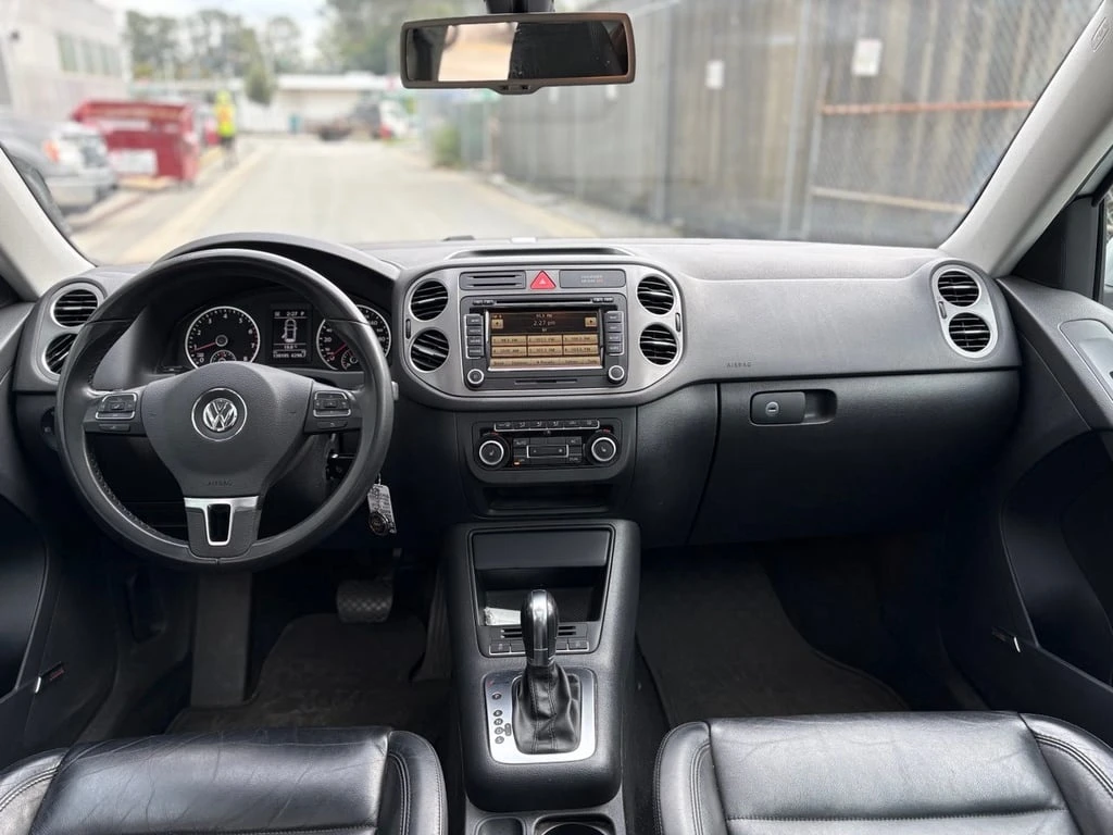 VW Tiguan * 4dr Auto 4Motion * CARFAX * БЕЗ ПЪРВОНАЧАЛНА ВНО - изображение 8