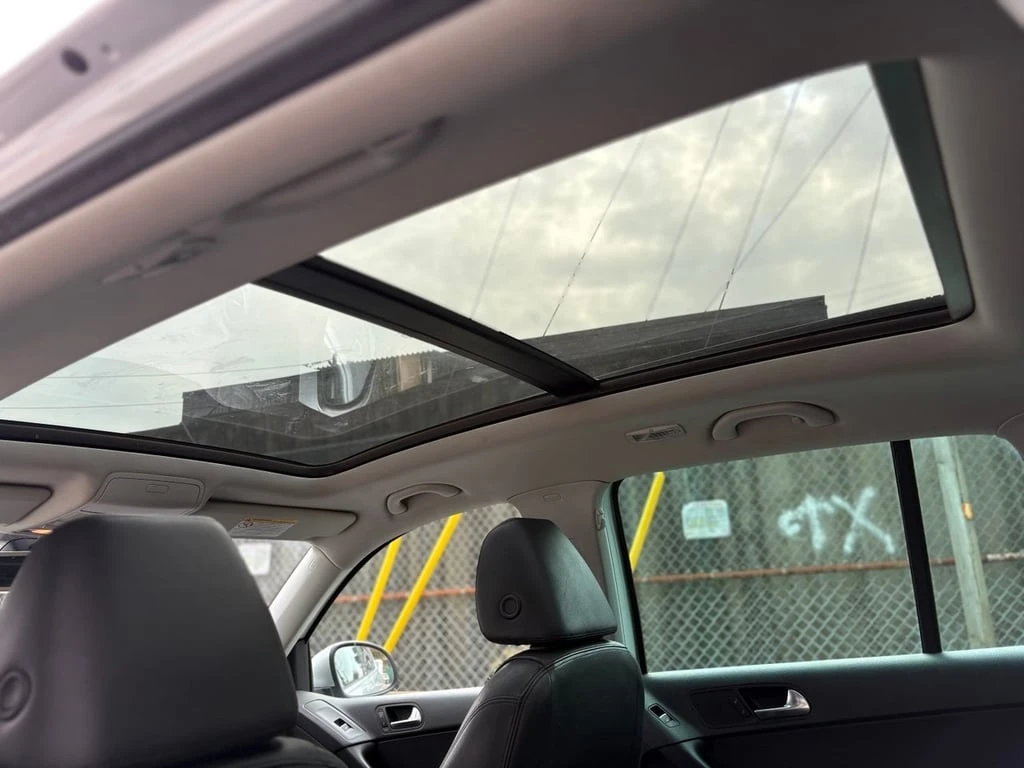 VW Tiguan * 4dr Auto 4Motion * CARFAX *    | Mobile.bg   17