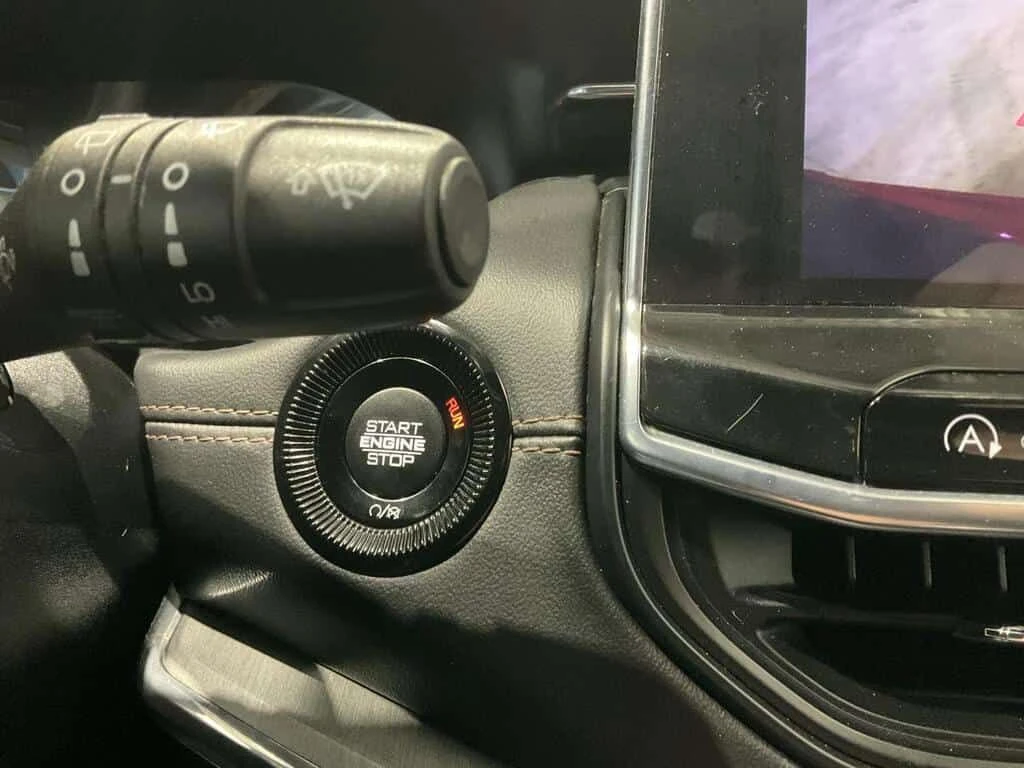 Jeep Compass * RED EDITION AWD CUIR MAGS CAMERA RECUL A/C * CAR | Mobile.bg � ����������� 14