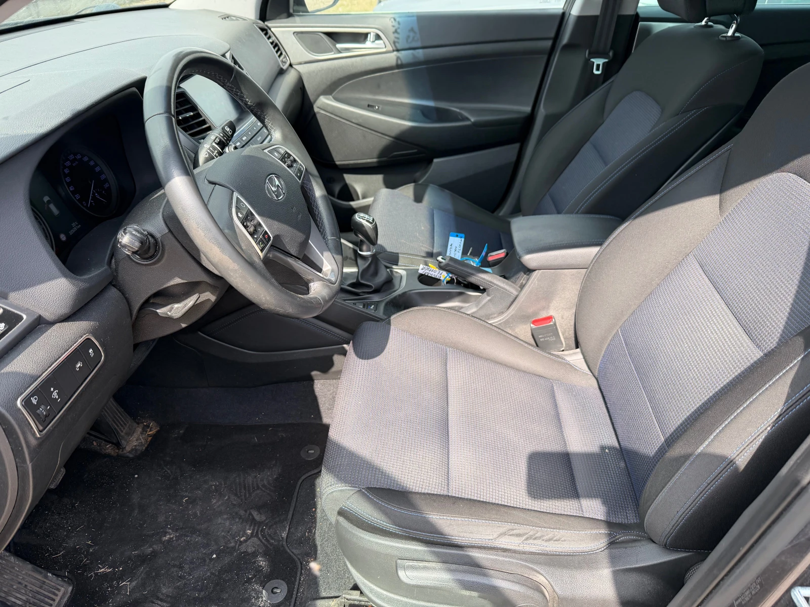 Hyundai Tucson 1.7 CRDI X POSIBLE, снимка 9 - Автомобили и джипове - 53973764