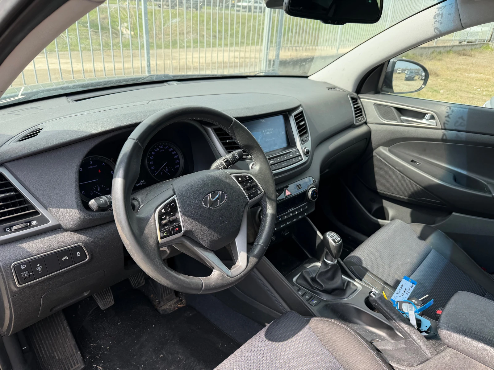 Hyundai Tucson 1.7 CRDI X POSIBLE, снимка 11 - Автомобили и джипове - 53973764